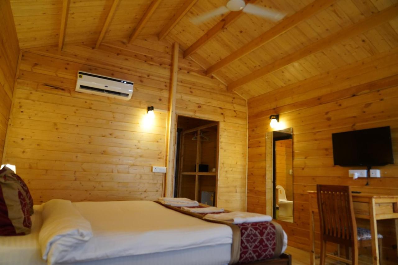 Golden Sands Resort, Morjim Exterior photo